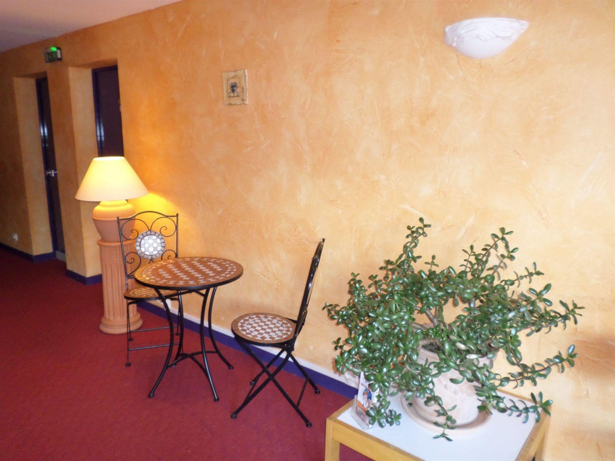 Logis Hôtel Atrium Épinal Exterior foto