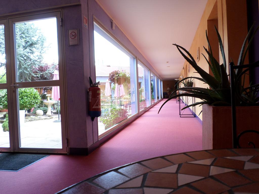 Logis Hôtel Atrium Épinal Exterior foto